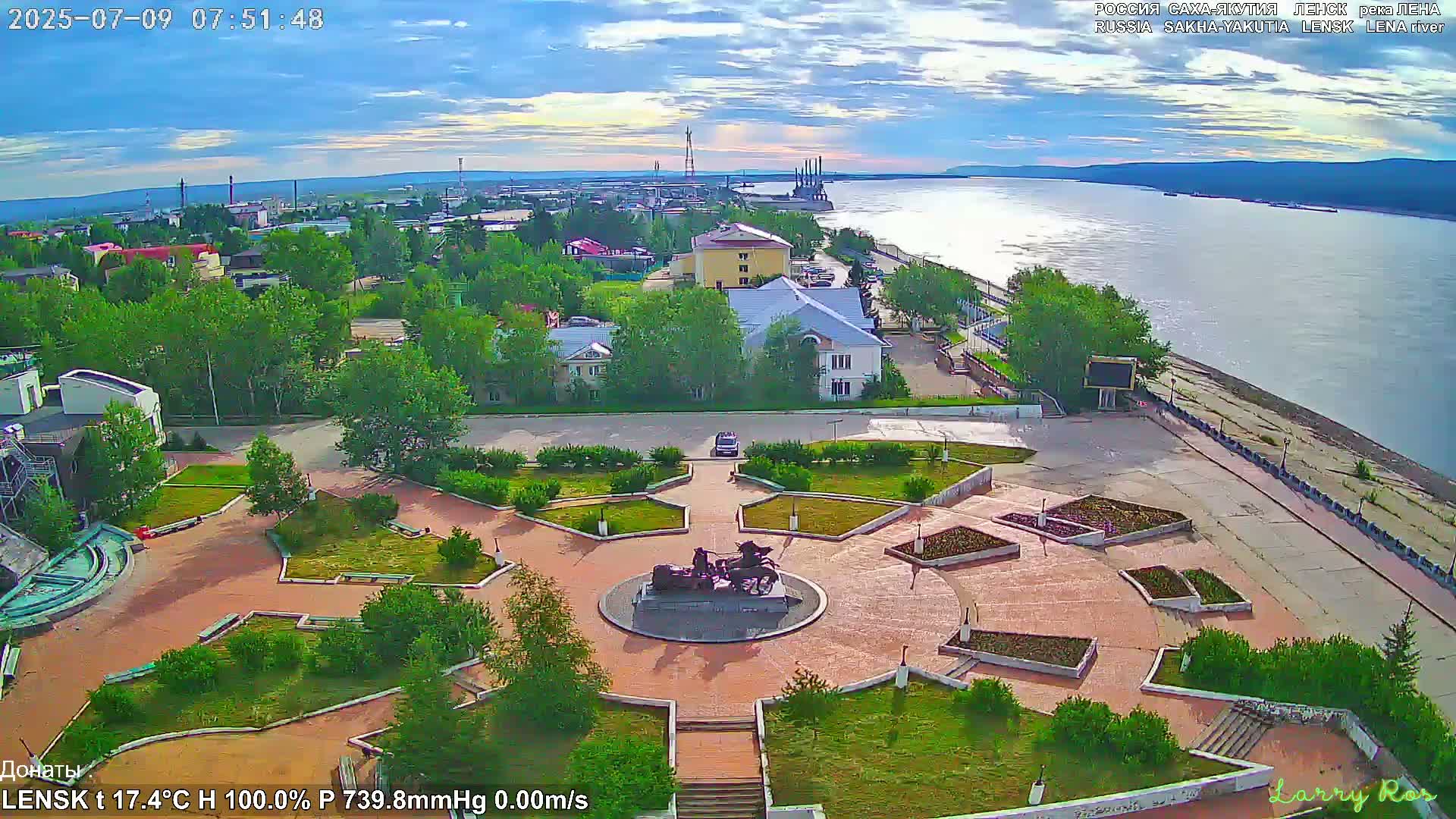 Lensk, Lena River & Pamyatnik Troyka (Monumet Troika) Skyline Live Cam - Lensk, Lensky, Sakha, Far Eastern (Dal'nevostochnyy), Russia
