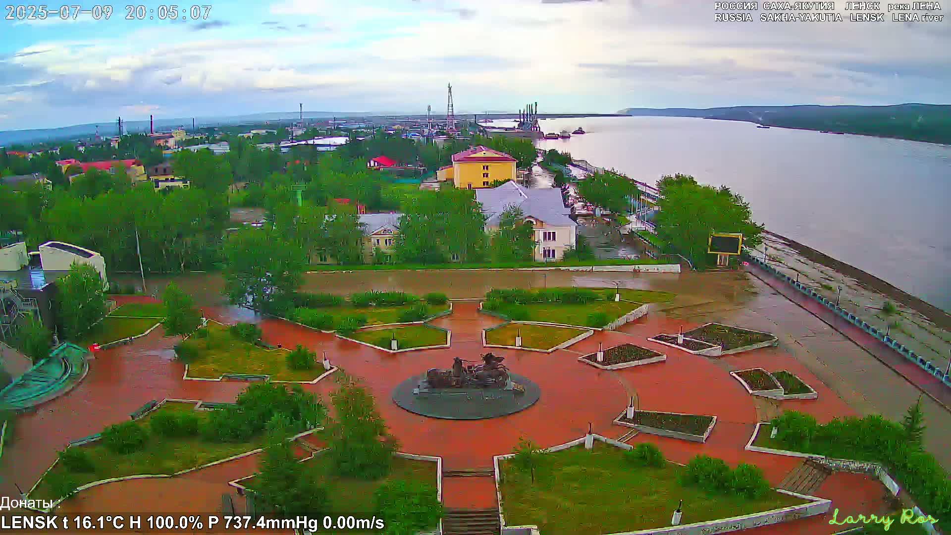 Lensk, Lena River & Pamyatnik Troyka (Monumet Troika) Skyline Live Cam - Lensk, Lensky, Sakha, Far Eastern (Dal'nevostochnyy), Russia
