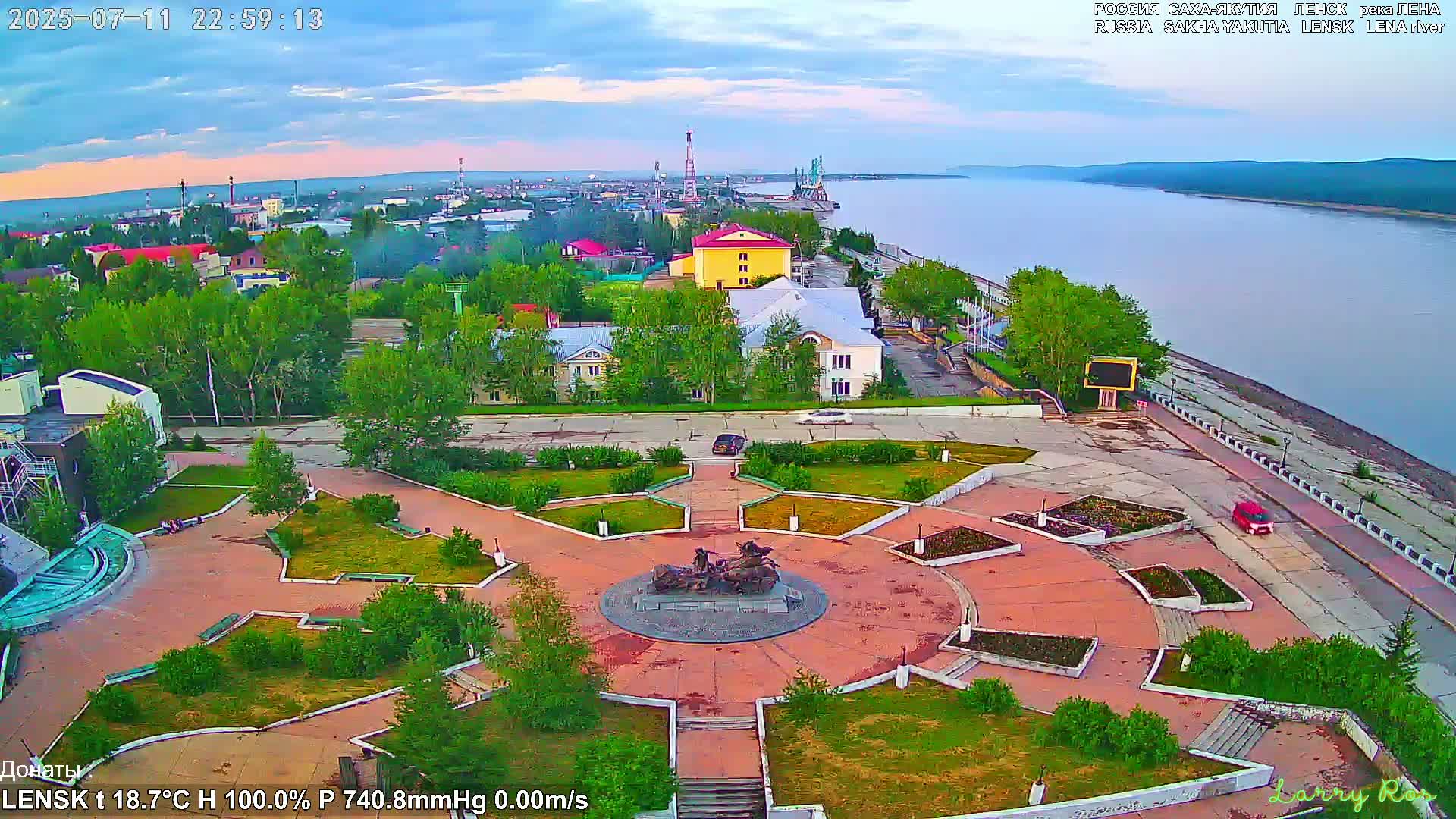 Lensk, Lena River & Pamyatnik Troyka (Monumet Troika) Skyline Live Cam - Lensk, Lensky, Sakha, Far Eastern (Dal'nevostochnyy), Russia