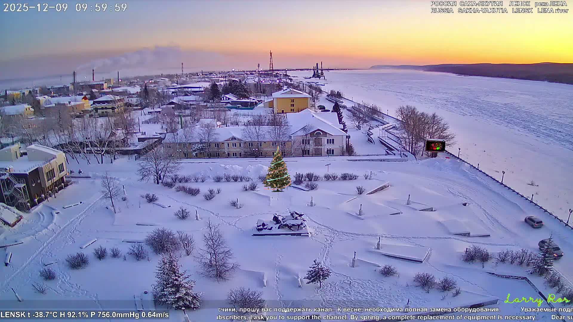 Lensk, Lena River & Pamyatnik Troyka (Monumet Troika) Skyline Live Cam - Lensk, Lensky, Sakha, Far Eastern (Dal'nevostochnyy), Russia