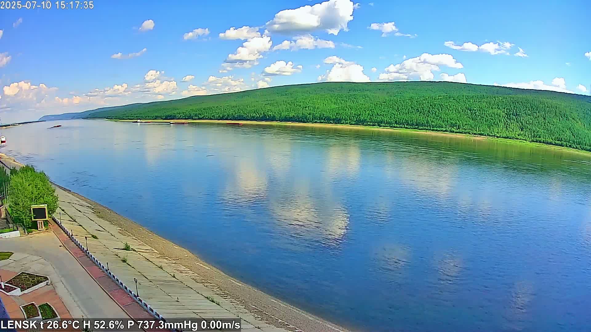 Lensk,  Lena River (Reka Lena) & River South Forest Live Cam - Lensk, Lensky, Sakha, Far Eastern (Dal'nevostochnyy), Russia