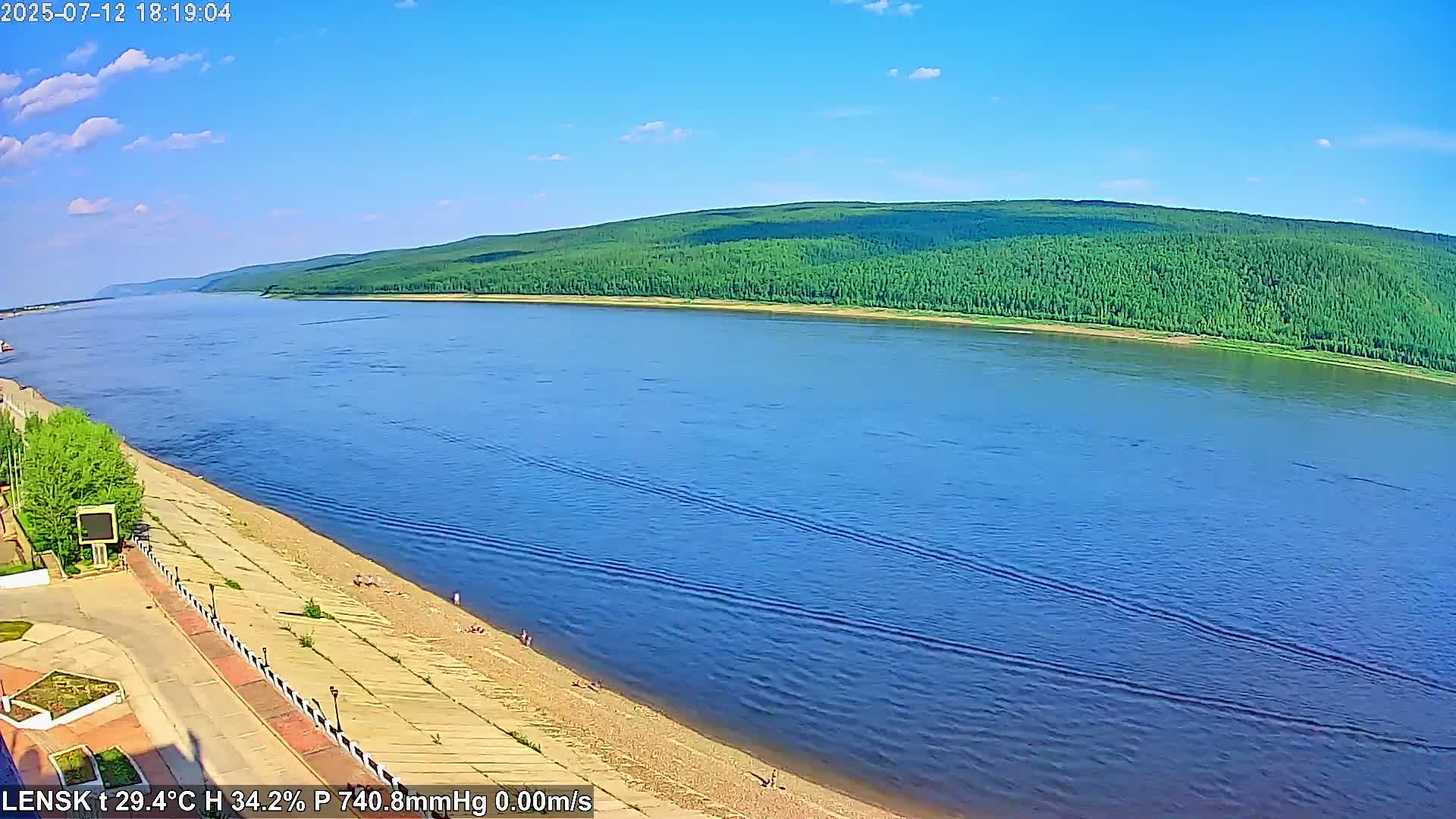 Lensk,  Lena River (Reka Lena) & River South Forest Live Cam - Lensk, Lensky, Sakha, Far Eastern (Dal'nevostochnyy), Russia
