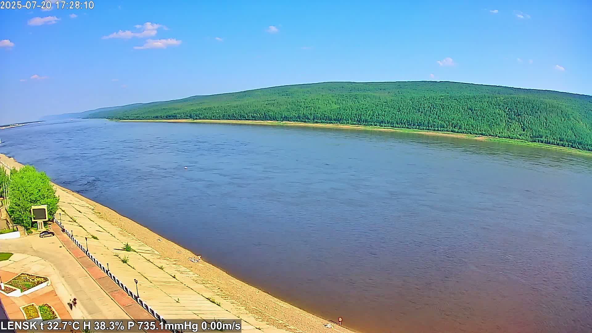 Lensk,  Lena River (Reka Lena) & River South Forest Live Cam - Lensk, Lensky, Sakha, Far Eastern (Dal'nevostochnyy), Russia