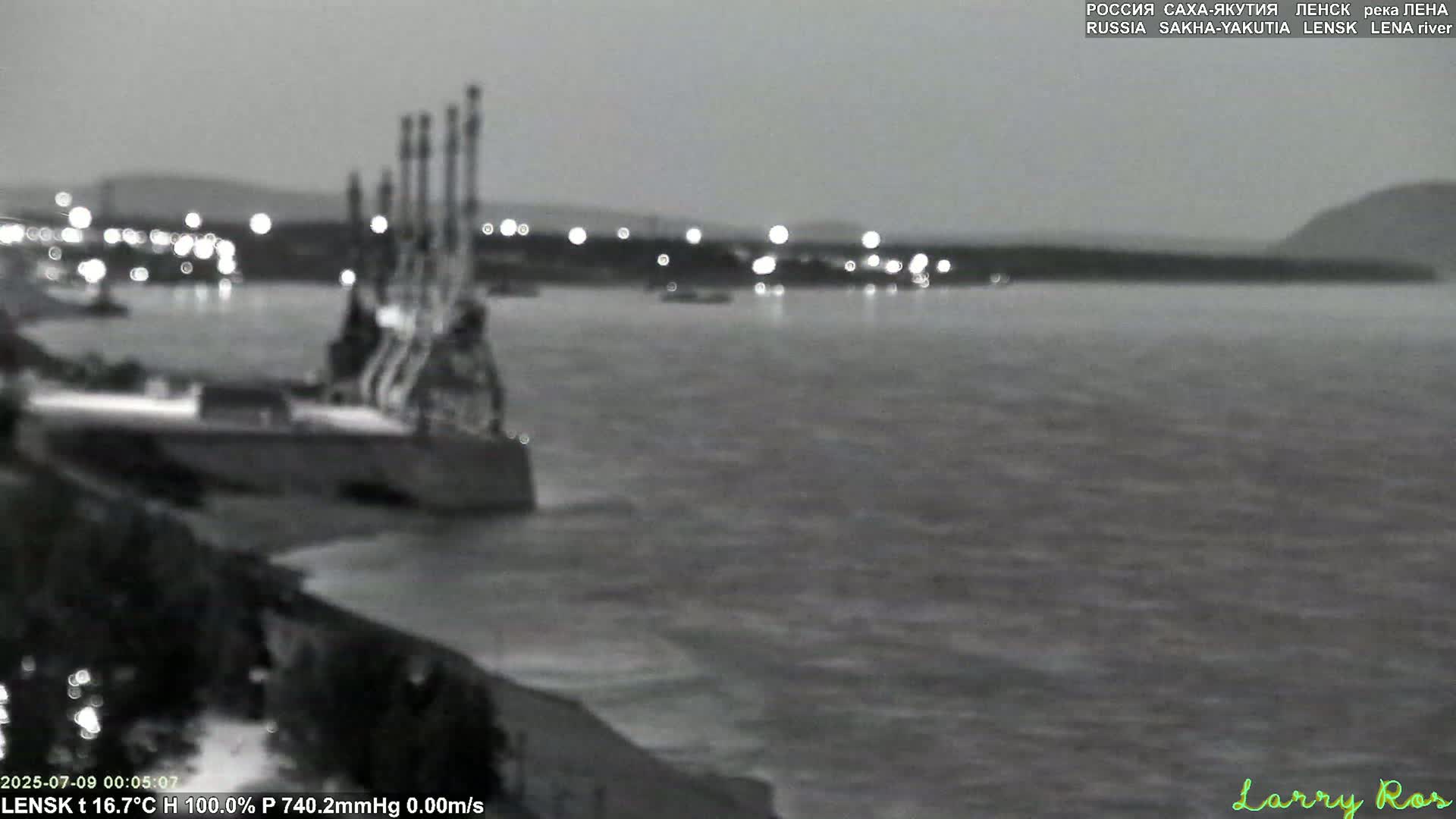Lensk,  Lena River Port (Lenskiy Rechnoy Port) Live Cam - Lensk, Lensky, Sakha, Far Eastern (Dal'nevostochnyy), Russia