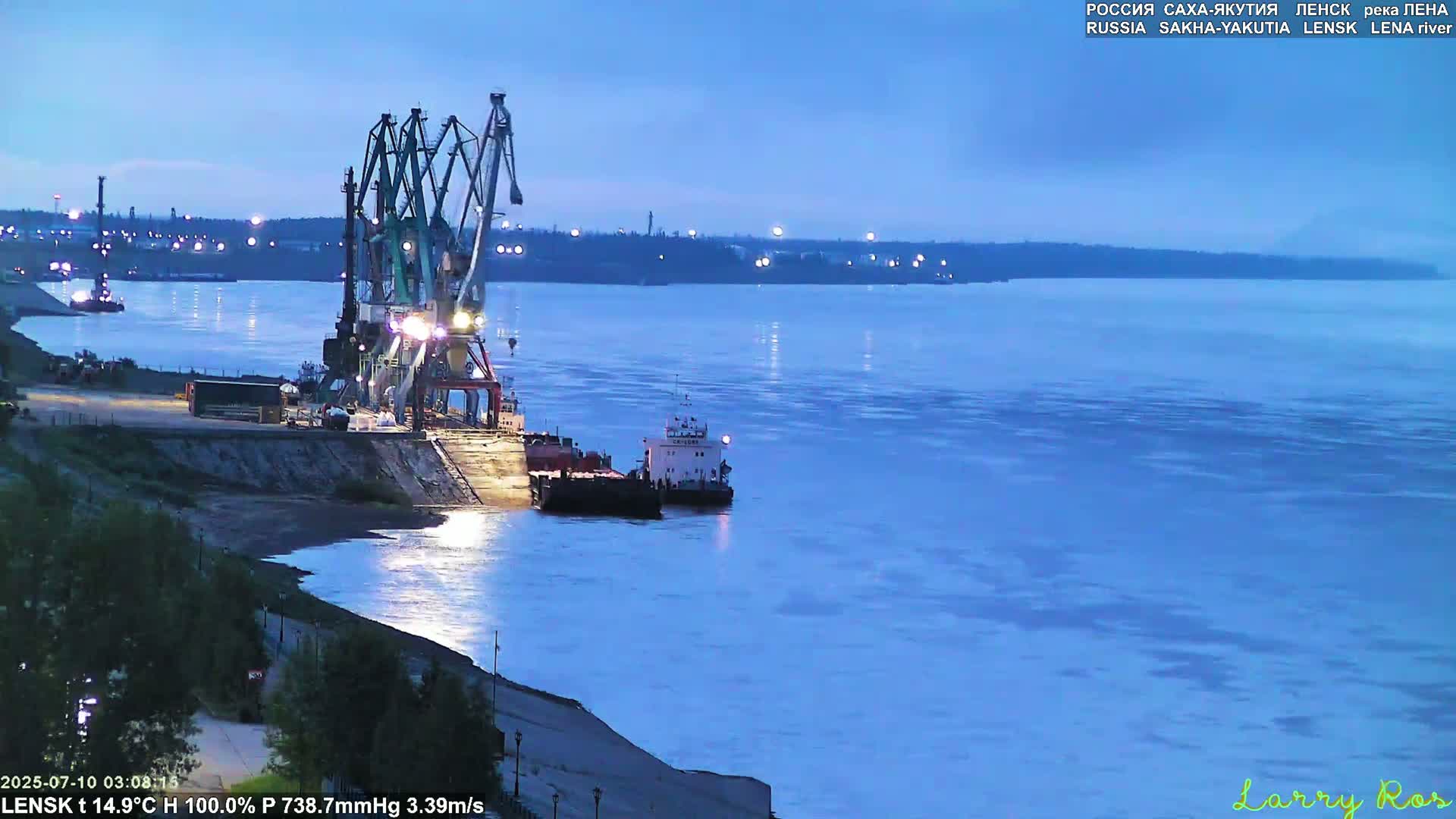 Lensk,  Lena River Port (Lenskiy Rechnoy Port) Live Cam - Lensk, Lensky, Sakha, Far Eastern (Dal'nevostochnyy), Russia