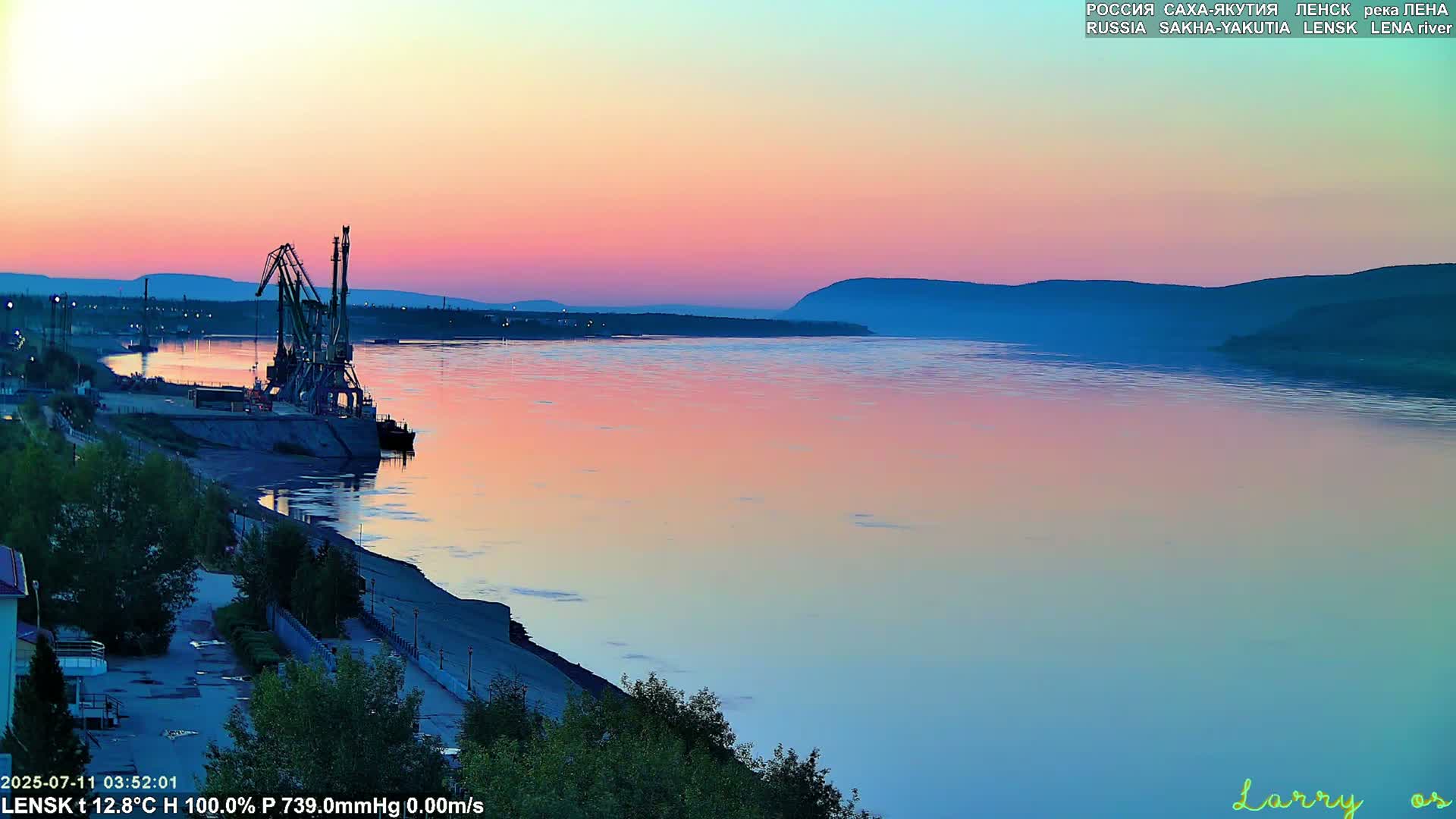 Lensk,  Lena River Port (Lenskiy Rechnoy Port) Live Cam - Lensk, Lensky, Sakha, Far Eastern (Dal'nevostochnyy), Russia