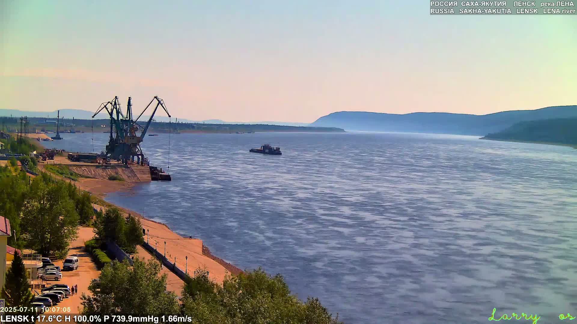 Lensk,  Lena River Port (Lenskiy Rechnoy Port) Live Cam - Lensk, Lensky, Sakha, Far Eastern (Dal'nevostochnyy), Russia