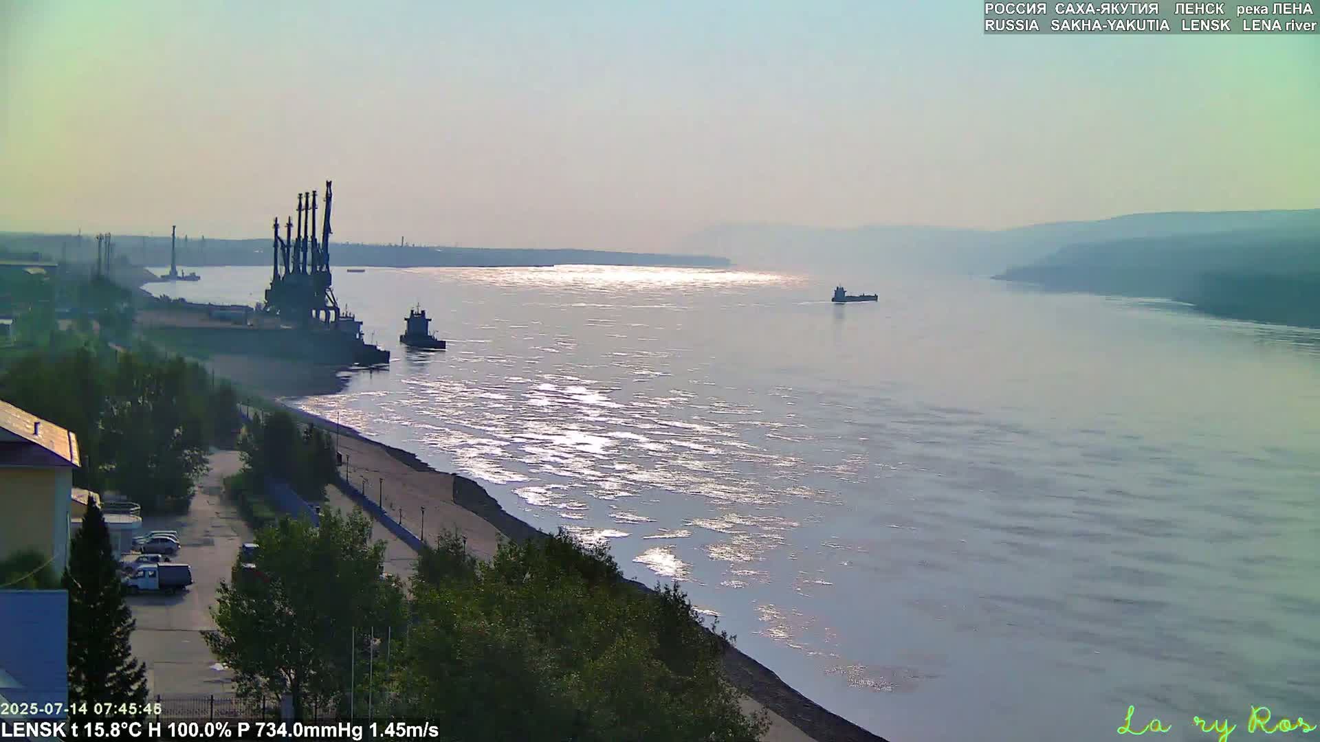 Lensk,  Lena River Port (Lenskiy Rechnoy Port) Live Cam - Lensk, Lensky, Sakha, Far Eastern (Dal'nevostochnyy), Russia