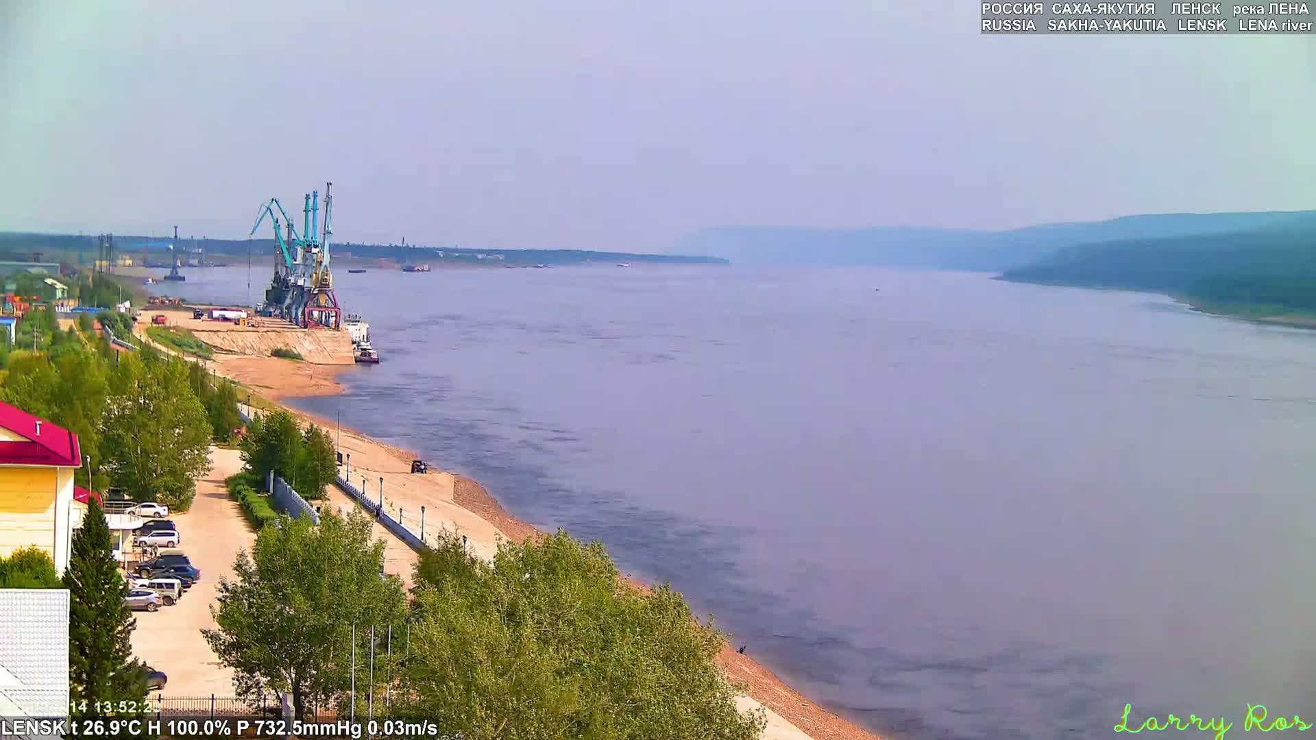Lensk,  Lena River Port (Lenskiy Rechnoy Port) Live Cam - Lensk, Lensky, Sakha, Far Eastern (Dal'nevostochnyy), Russia