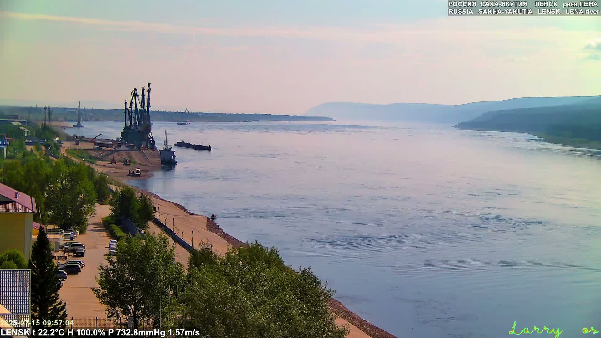 Lensk,  Lena River Port (Lenskiy Rechnoy Port) Live Cam - Lensk, Lensky, Sakha, Far Eastern (Dal'nevostochnyy), Russia