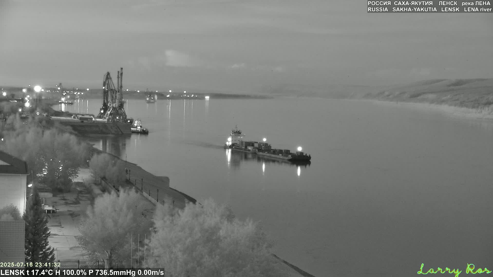 Lensk,  Lena River Port (Lenskiy Rechnoy Port) Live Cam - Lensk, Lensky, Sakha, Far Eastern (Dal'nevostochnyy), Russia
