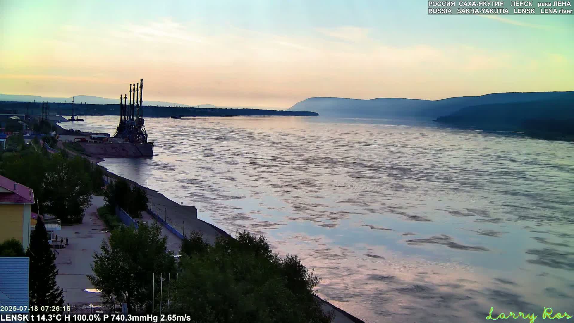 Lensk,  Lena River Port (Lenskiy Rechnoy Port) Live Cam - Lensk, Lensky, Sakha, Far Eastern (Dal'nevostochnyy), Russia