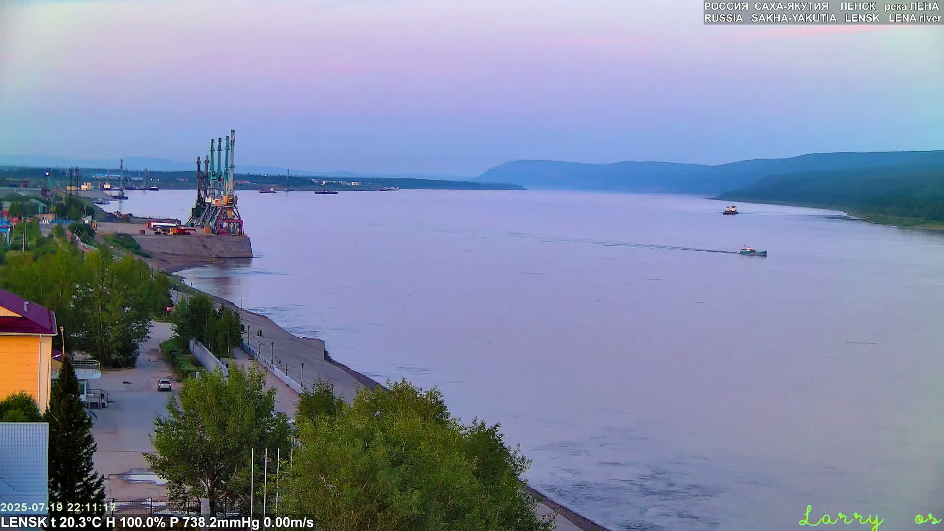 Lensk,  Lena River Port (Lenskiy Rechnoy Port) Live Cam - Lensk, Lensky, Sakha, Far Eastern (Dal'nevostochnyy), Russia