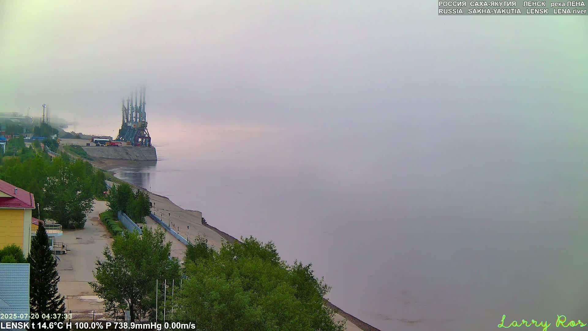 Lensk,  Lena River Port (Lenskiy Rechnoy Port) Live Cam - Lensk, Lensky, Sakha, Far Eastern (Dal'nevostochnyy), Russia