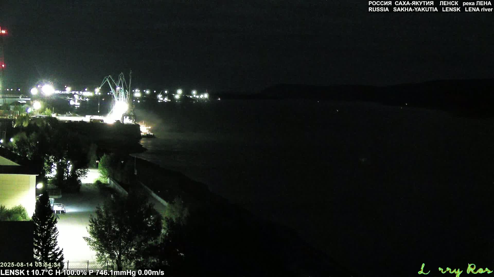 Lensk,  Lena River Port (Lenskiy Rechnoy Port) Live Cam - Lensk, Lensky, Sakha, Far Eastern (Dal'nevostochnyy), Russia