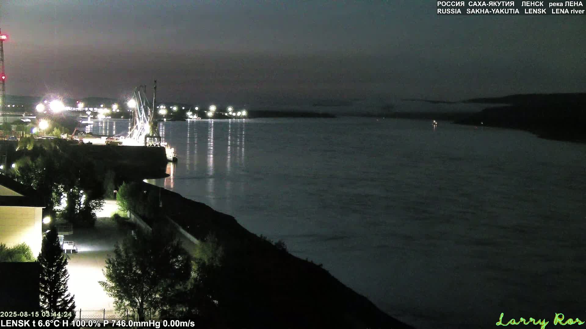 Lensk,  Lena River Port (Lenskiy Rechnoy Port) Live Cam - Lensk, Lensky, Sakha, Far Eastern (Dal'nevostochnyy), Russia