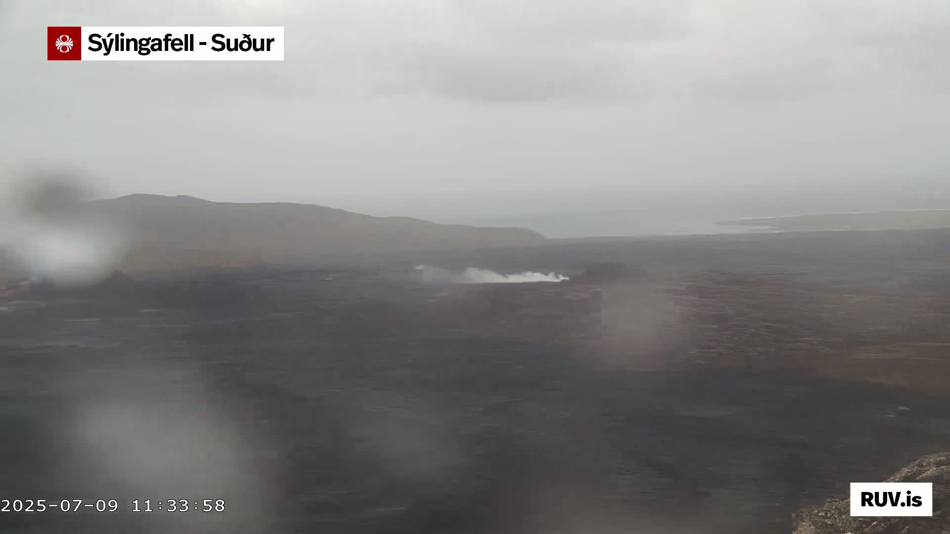 Sýlingarfell Tuya Volcano towards South & Grindavik City Silhouette PTZ Live Cam - Grindavik, Grindavikurbaer (Grindavíkurbær), Southern Peninsula (Suðurnes), Iceland