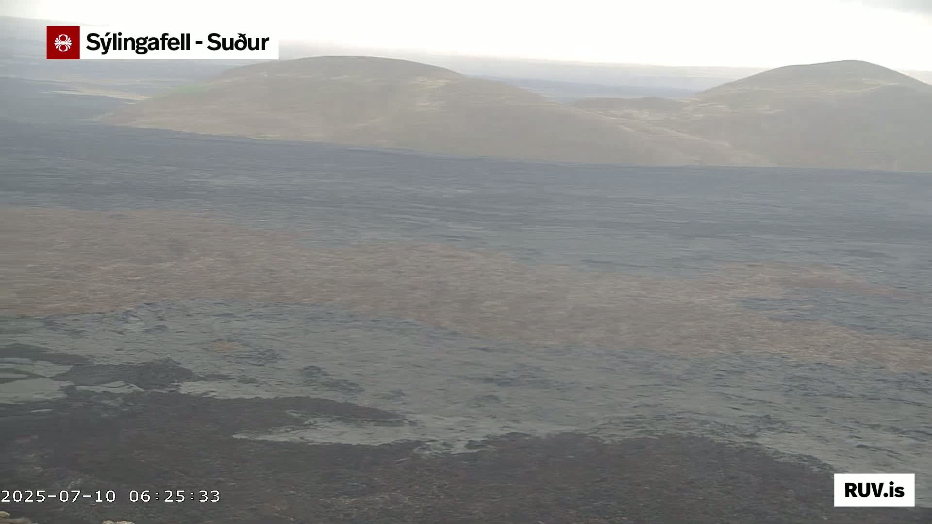 Sýlingarfell Tuya Volcano towards South & Grindavik City Silhouette PTZ Live Cam - Grindavik, Grindavikurbaer (Grindavíkurbær), Southern Peninsula (Suðurnes), Iceland