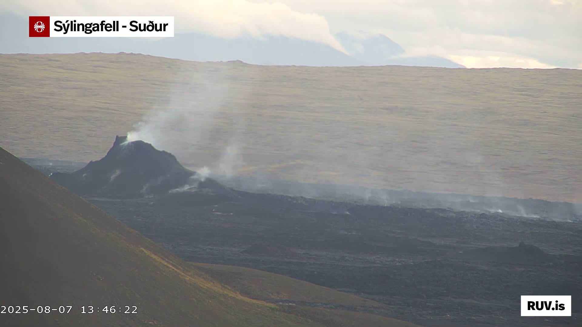 Sýlingarfell Tuya Volcano towards South & Grindavik City Silhouette PTZ Live Cam - Grindavik, Grindavikurbaer (Grindavíkurbær), Southern Peninsula (Suðurnes), Iceland