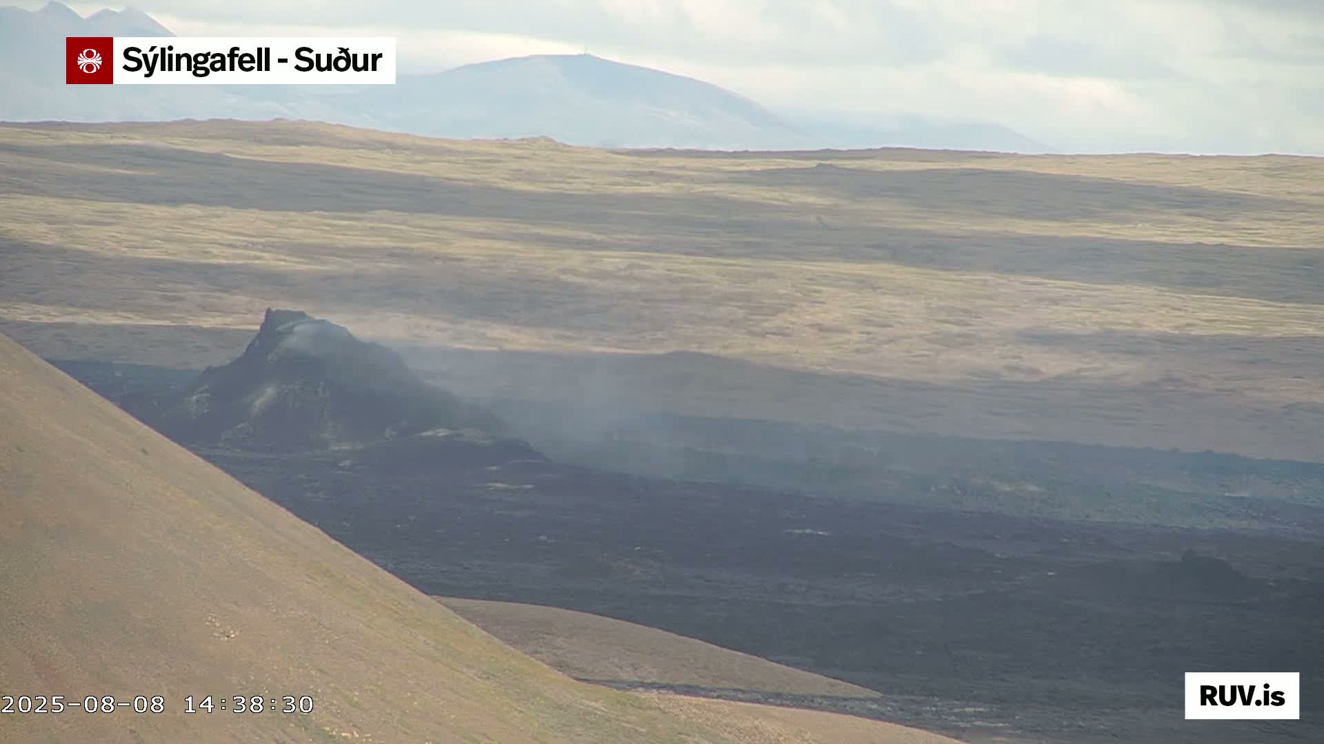 Sýlingarfell Tuya Volcano towards South & Grindavik City Silhouette PTZ Live Cam - Grindavik, Grindavikurbaer (Grindavíkurbær), Southern Peninsula (Suðurnes), Iceland