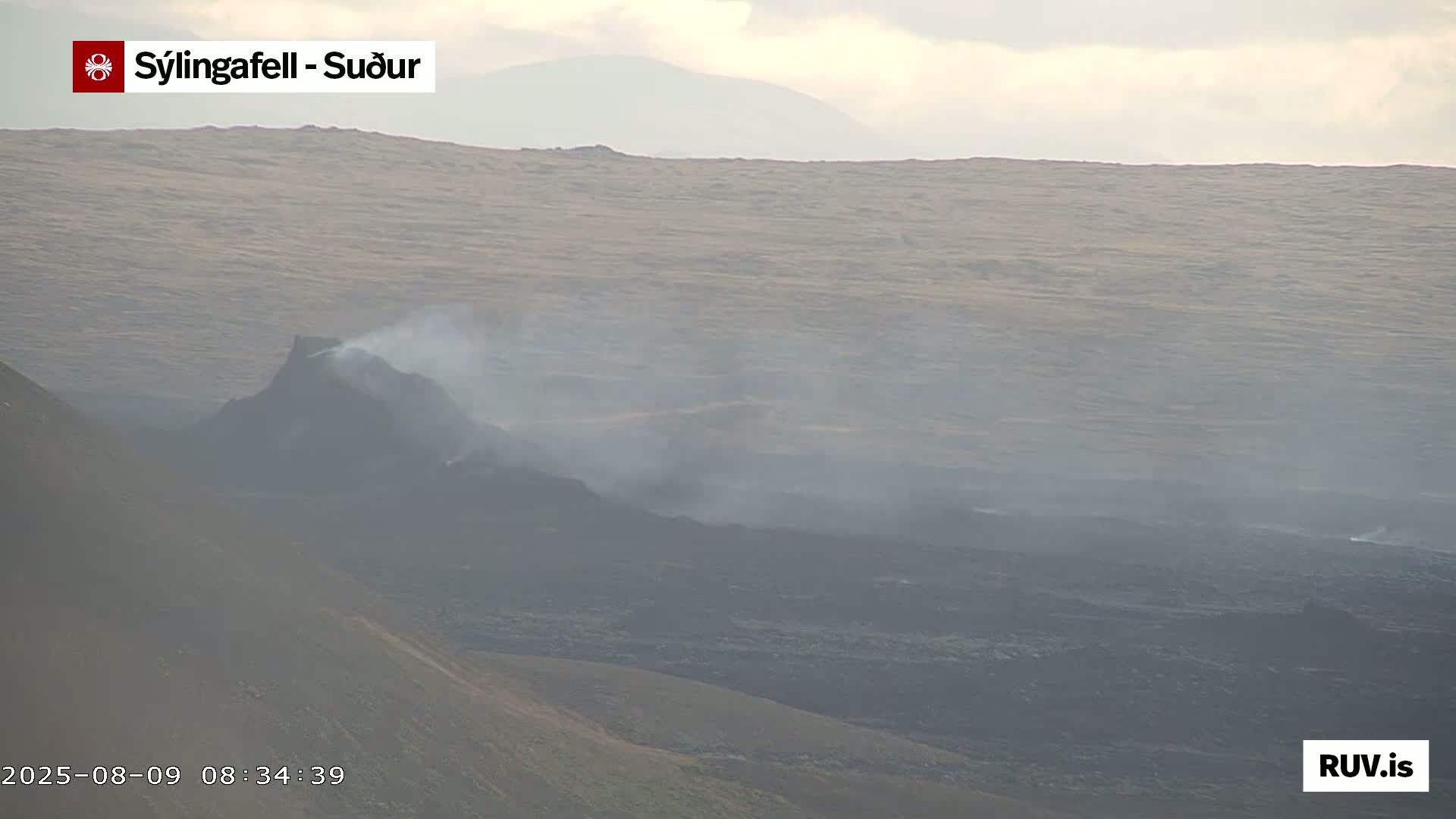Sýlingarfell Tuya Volcano towards South & Grindavik City Silhouette PTZ Live Cam - Grindavik, Grindavikurbaer (Grindavíkurbær), Southern Peninsula (Suðurnes), Iceland