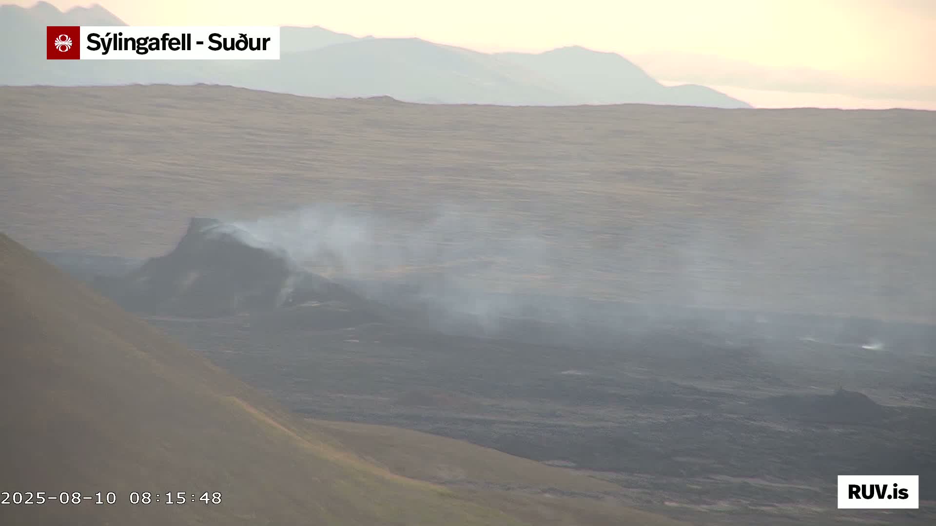 Sýlingarfell Tuya Volcano towards South & Grindavik City Silhouette PTZ Live Cam - Grindavik, Grindavikurbaer (Grindavíkurbær), Southern Peninsula (Suðurnes), Iceland