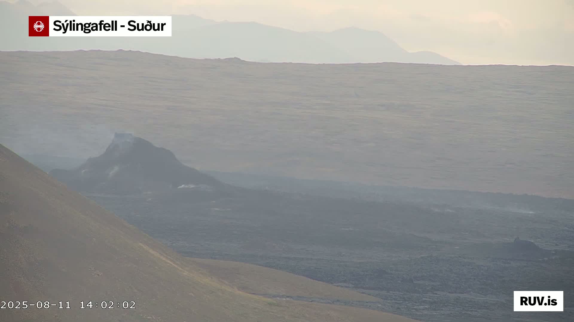 Sýlingarfell Tuya Volcano towards South & Grindavik City Silhouette PTZ Live Cam - Grindavik, Grindavikurbaer (Grindavíkurbær), Southern Peninsula (Suðurnes), Iceland
