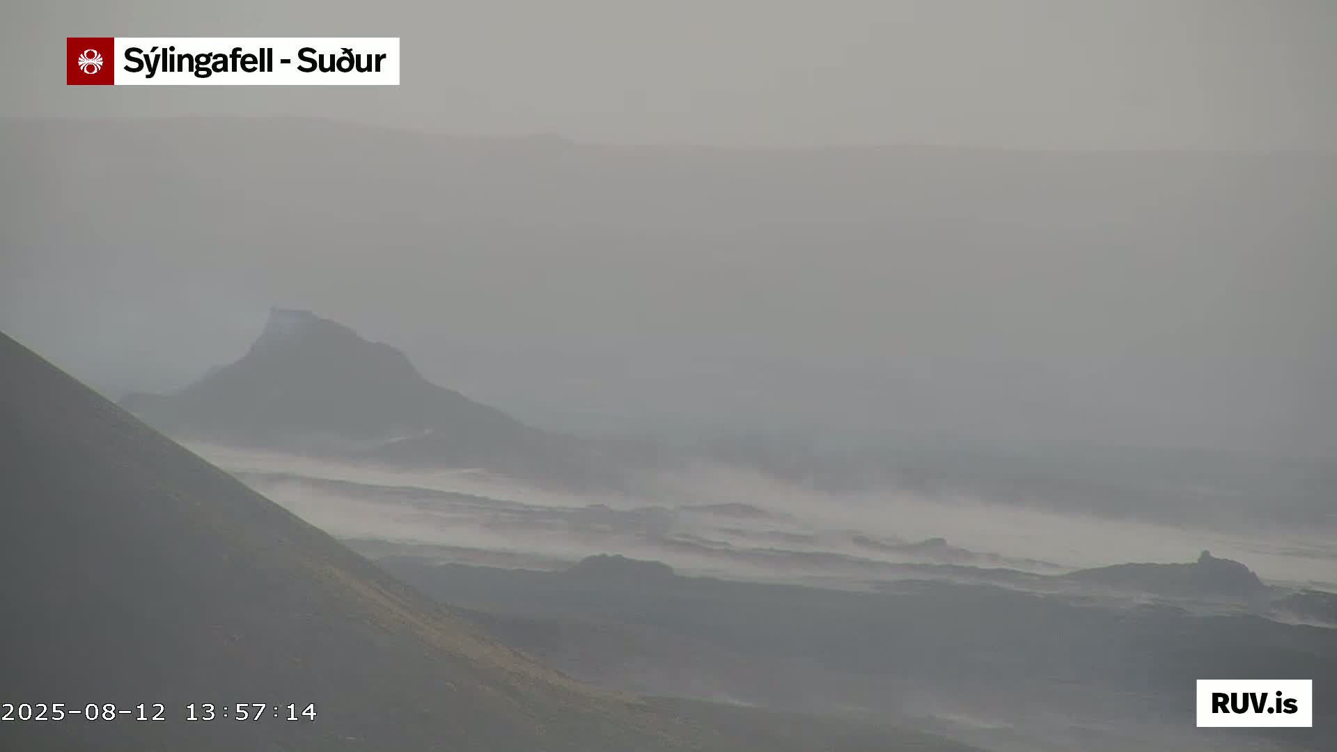 Sýlingarfell Tuya Volcano towards South & Grindavik City Silhouette PTZ Live Cam - Grindavik, Grindavikurbaer (Grindavíkurbær), Southern Peninsula (Suðurnes), Iceland