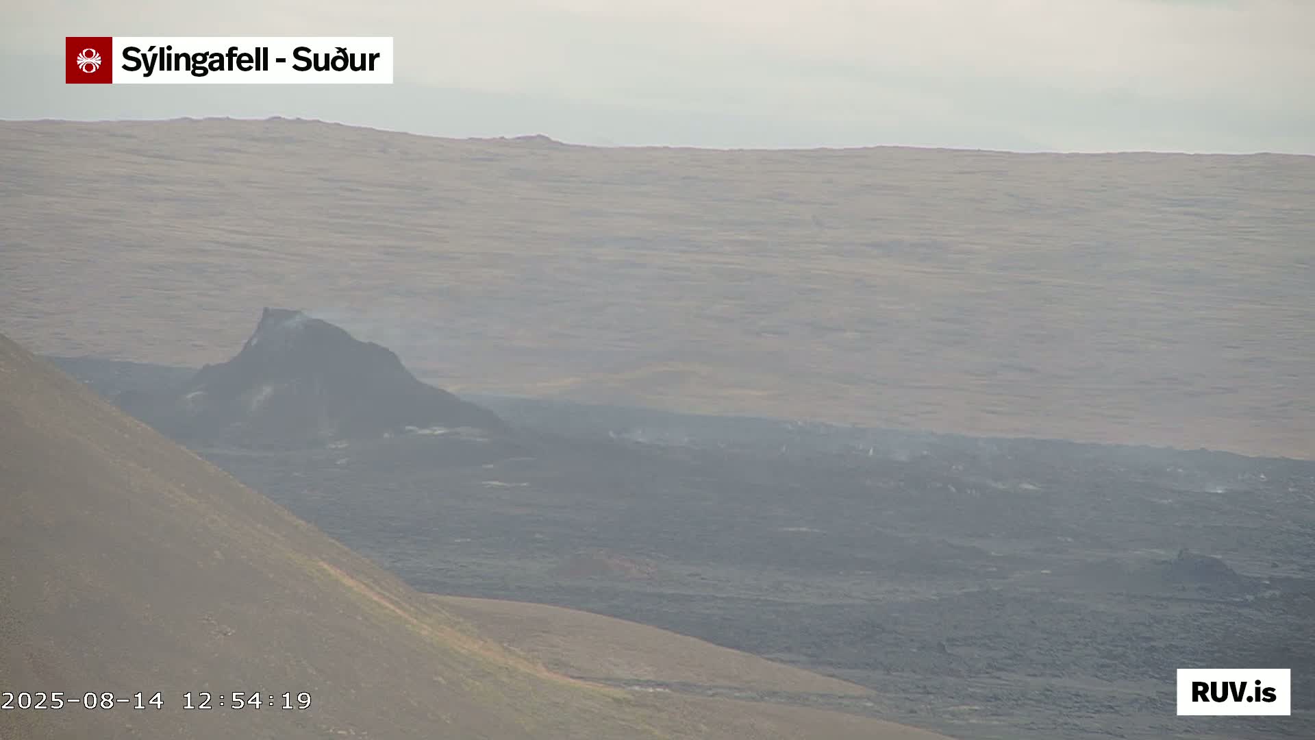 Sýlingarfell Tuya Volcano towards South & Grindavik City Silhouette PTZ Live Cam - Grindavik, Grindavikurbaer (Grindavíkurbær), Southern Peninsula (Suðurnes), Iceland