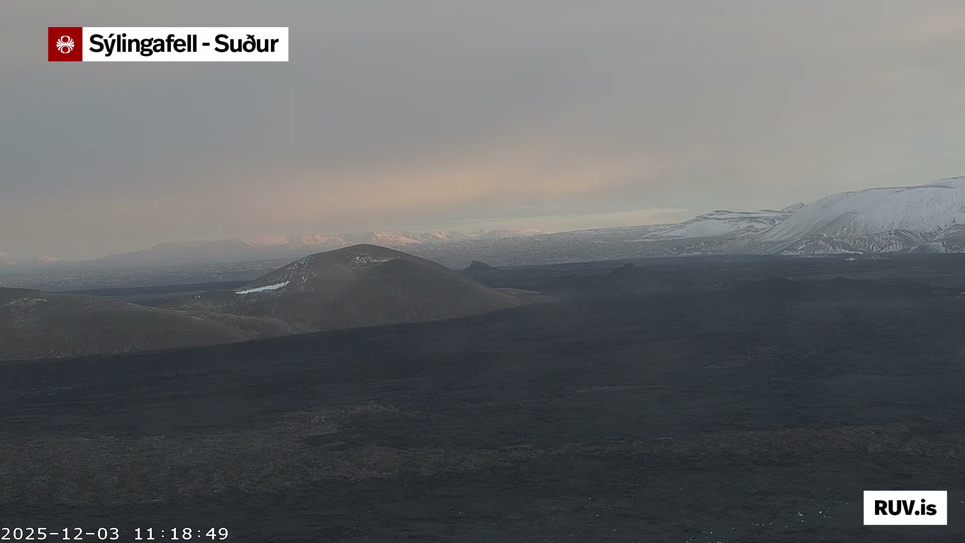 Sýlingarfell Tuya Volcano towards South & Grindavik City Silhouette PTZ Live Cam - Grindavik, Grindavikurbaer (Grindavíkurbær), Southern Peninsula (Suðurnes), Iceland