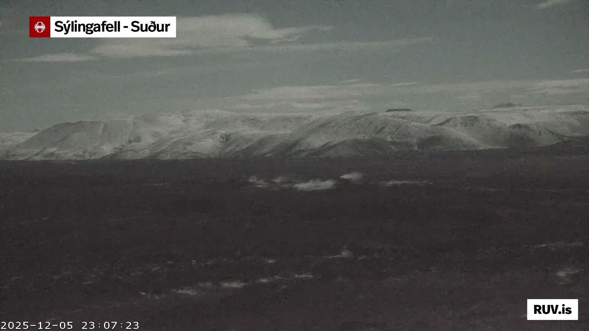 Sýlingarfell Tuya Volcano towards South & Grindavik City Silhouette PTZ Live Cam - Grindavik, Grindavikurbaer (Grindavíkurbær), Southern Peninsula (Suðurnes), Iceland