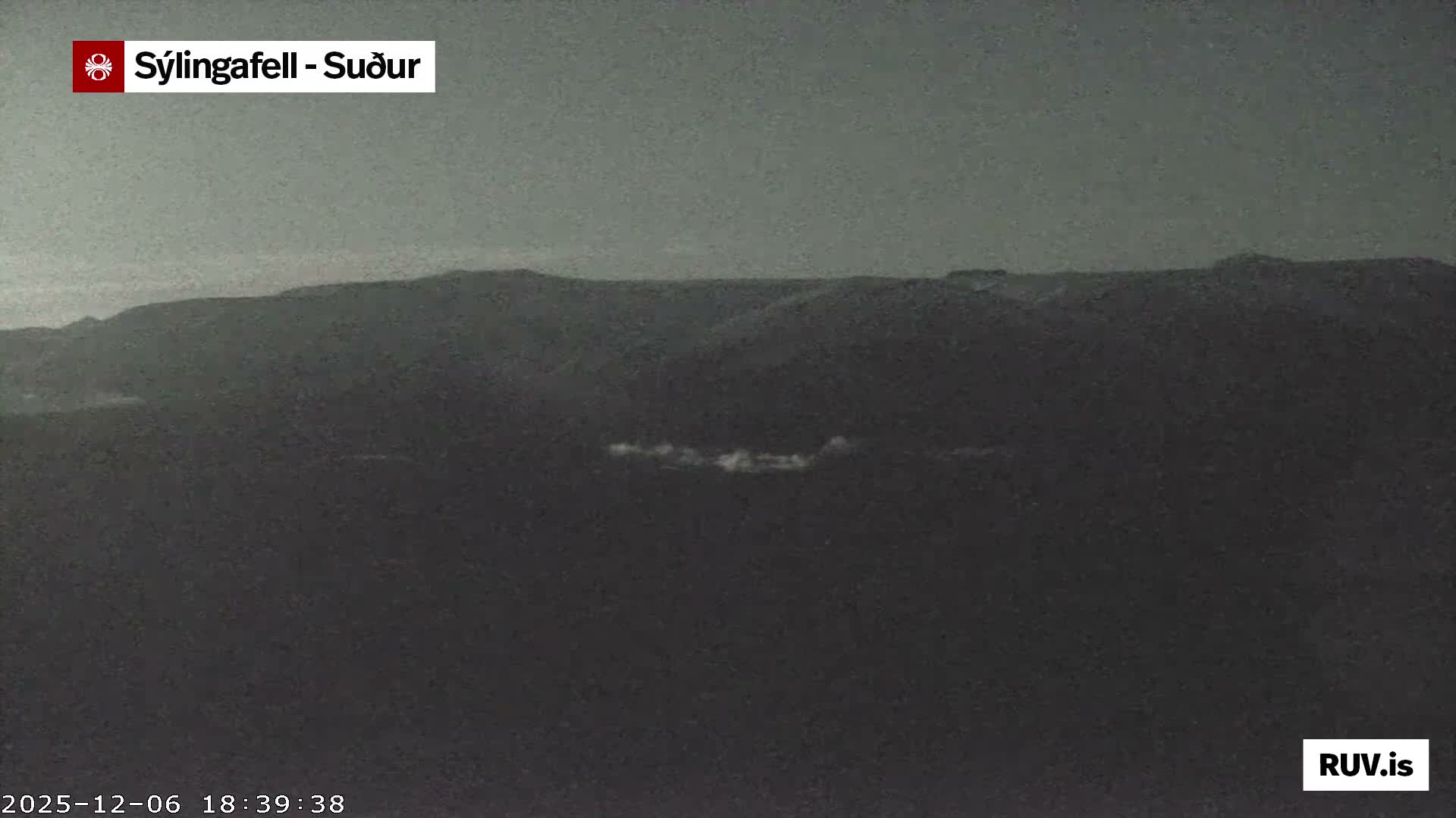Sýlingarfell Tuya Volcano towards South & Grindavik City Silhouette PTZ Live Cam - Grindavik, Grindavikurbaer (Grindavíkurbær), Southern Peninsula (Suðurnes), Iceland