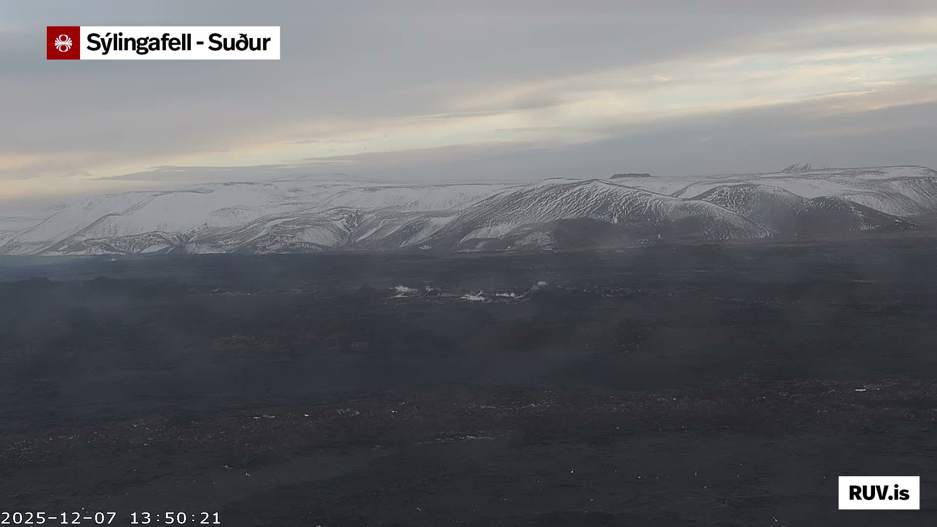 Sýlingarfell Tuya Volcano towards South & Grindavik City Silhouette PTZ Live Cam - Grindavik, Grindavikurbaer (Grindavíkurbær), Southern Peninsula (Suðurnes), Iceland
