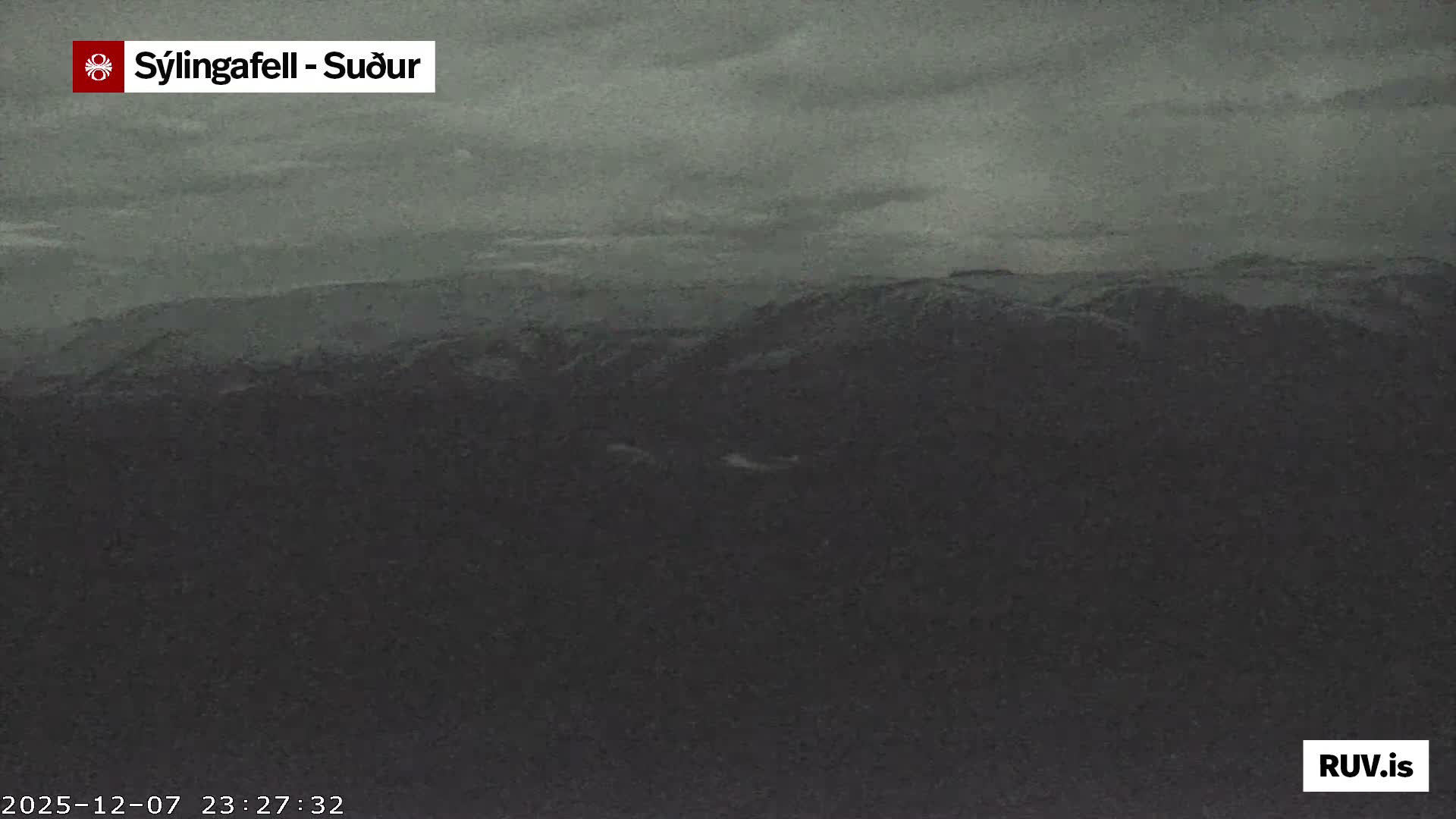 Sýlingarfell Tuya Volcano towards South & Grindavik City Silhouette PTZ Live Cam - Grindavik, Grindavikurbaer (Grindavíkurbær), Southern Peninsula (Suðurnes), Iceland