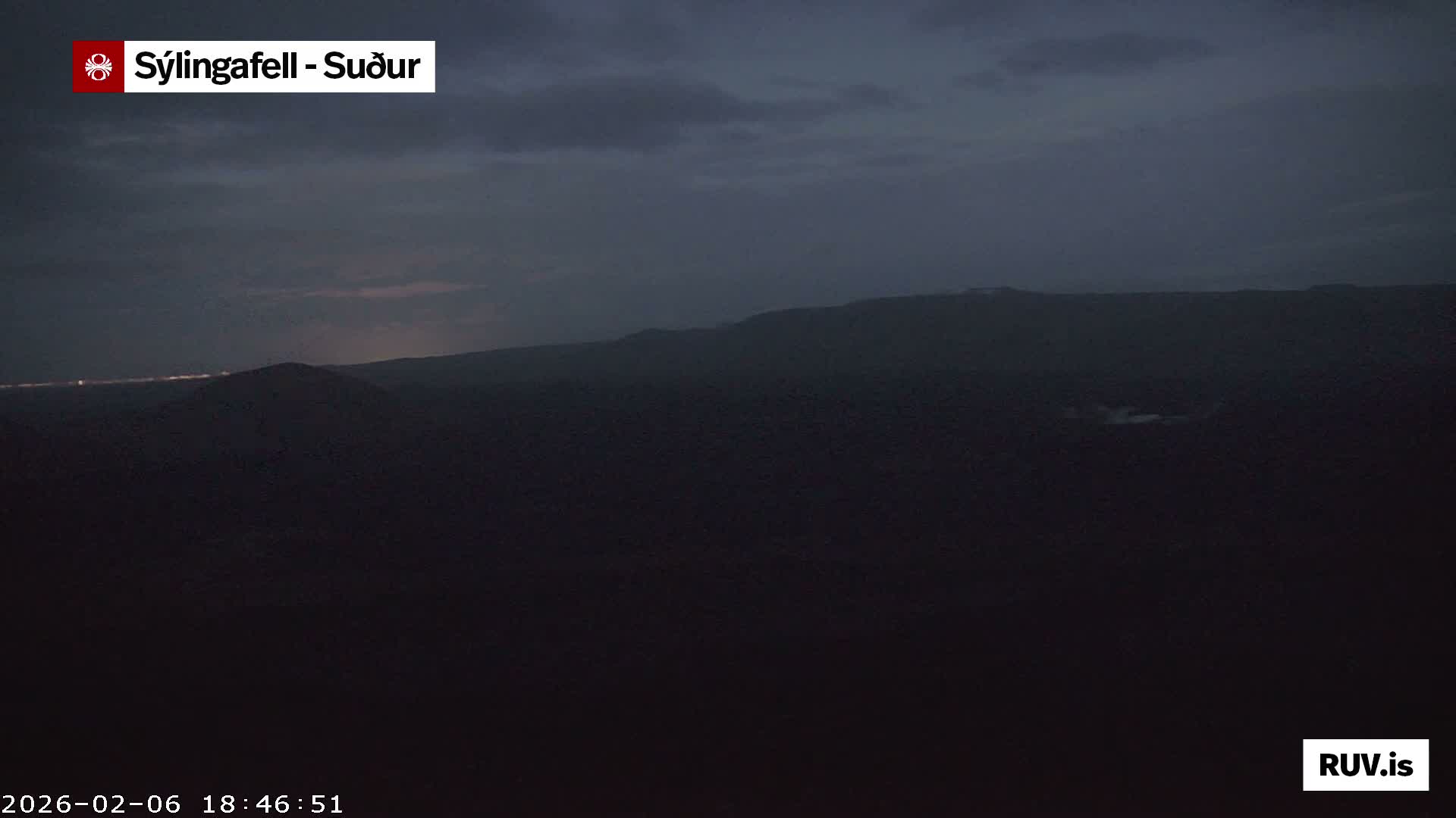 Sýlingarfell Tuya Volcano towards South & Grindavik City Silhouette PTZ Live Cam - Grindavik, Grindavikurbaer (Grindavíkurbær), Southern Peninsula (Suðurnes), Iceland