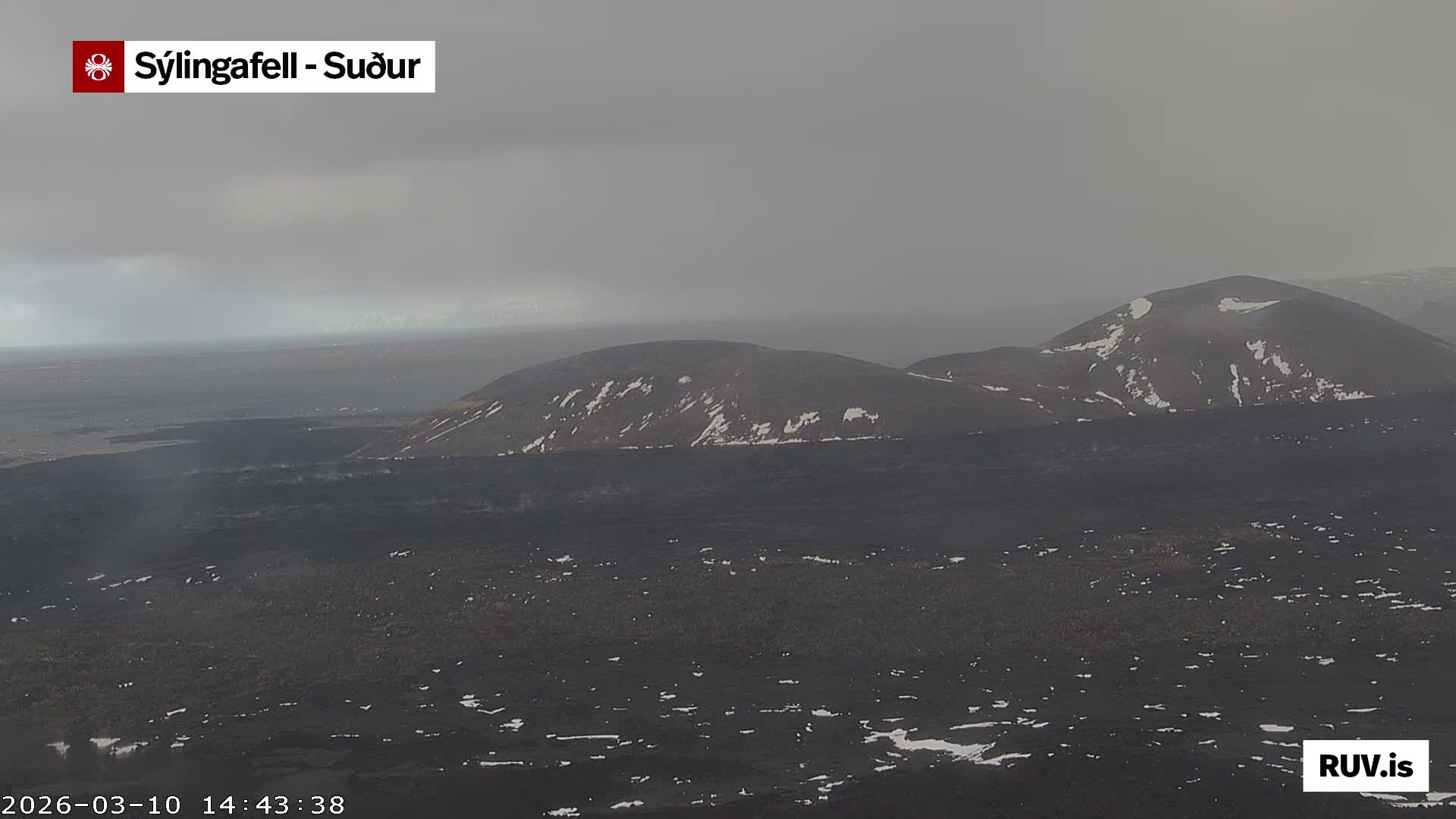 Sýlingarfell Tuya Volcano towards South & Grindavik City Silhouette PTZ Live Cam - Grindavik, Grindavikurbaer (Grindavíkurbær), Southern Peninsula (Suðurnes), Iceland