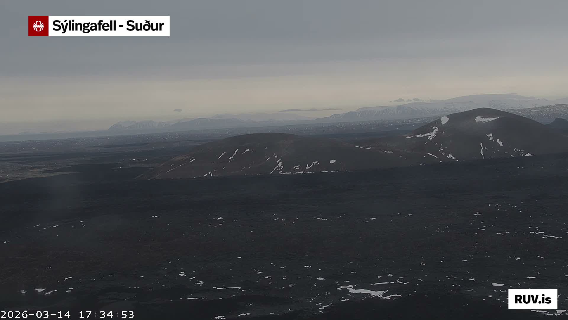 Sýlingarfell Tuya Volcano towards South & Grindavik City Silhouette PTZ Live Cam - Grindavik, Grindavikurbaer (Grindavíkurbær), Southern Peninsula (Suðurnes), Iceland