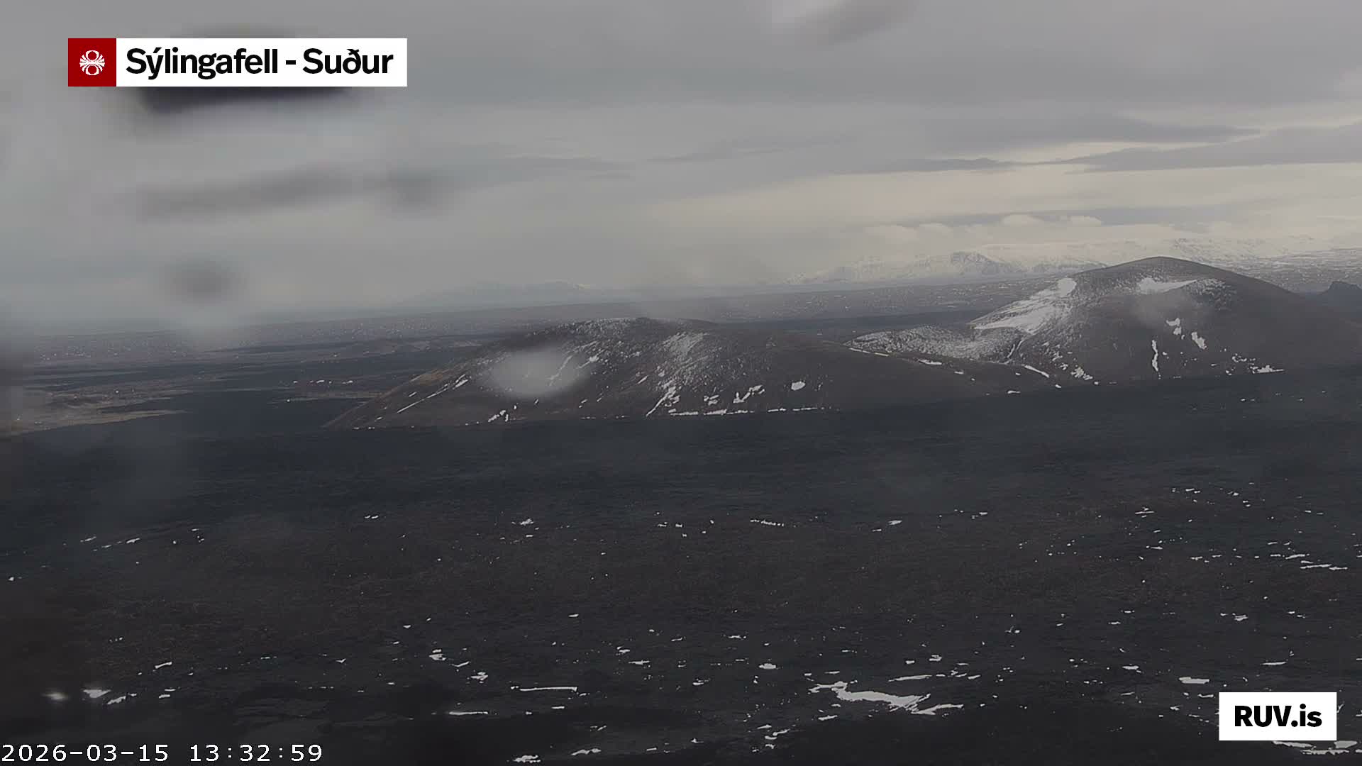 Sýlingarfell Tuya Volcano towards South & Grindavik City Silhouette PTZ Live Cam - Grindavik, Grindavikurbaer (Grindavíkurbær), Southern Peninsula (Suðurnes), Iceland