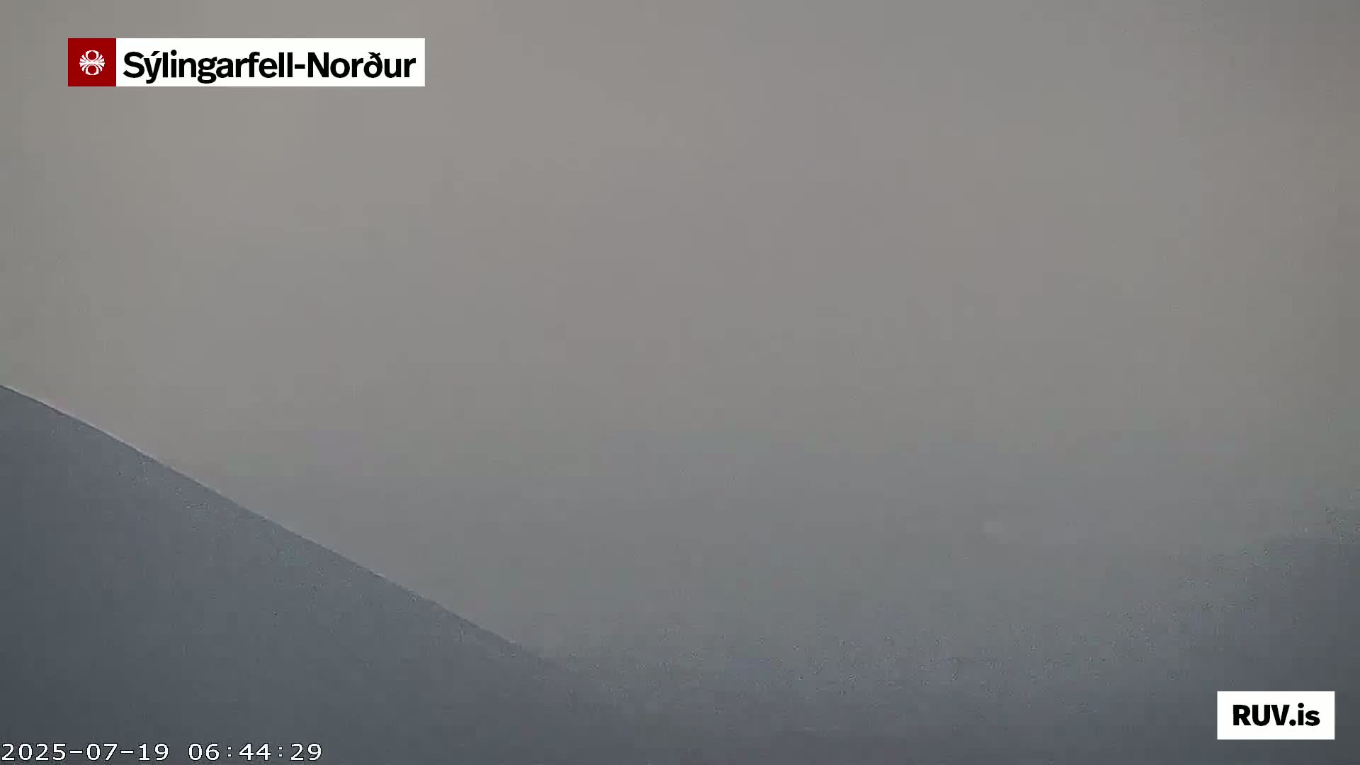 Sýlingarfell Tuya Volcano towards North PTZ Live Cam - Grindavik, Grindavikurbaer (Grindavíkurbær), Southern Peninsula (Suðurnes), Iceland
