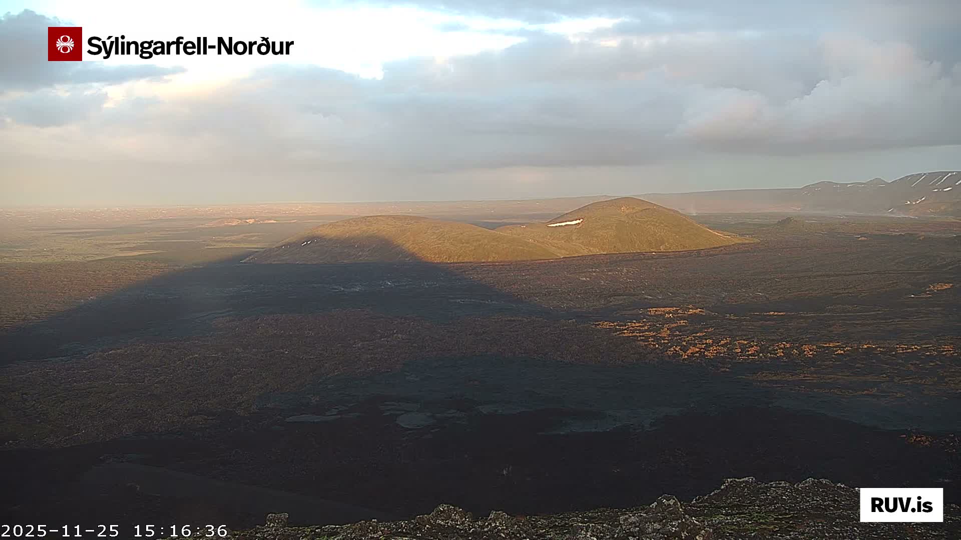 Sýlingarfell Tuya Volcano towards North PTZ Live Cam - Grindavik, Grindavikurbaer (Grindavíkurbær), Southern Peninsula (Suðurnes), Iceland