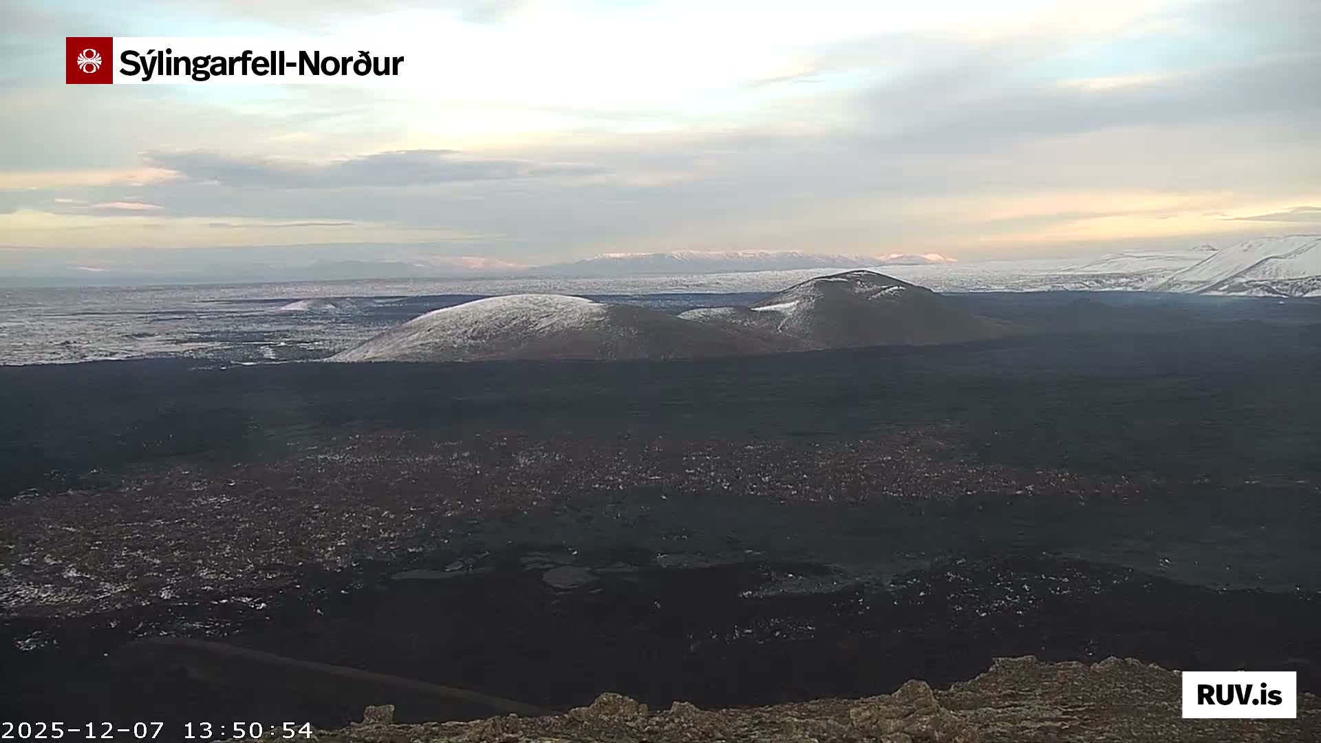 Sýlingarfell Tuya Volcano towards North PTZ Live Cam - Grindavik, Grindavikurbaer (Grindavíkurbær), Southern Peninsula (Suðurnes), Iceland