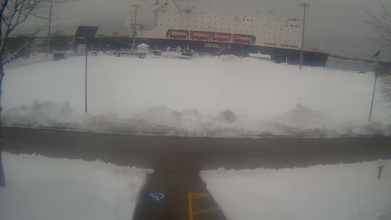 Bourne, Massachusetts Maritime Academy Alison Rollins Parade Field Live Cam - Bourne, Barnstable, Massachusetts, USA