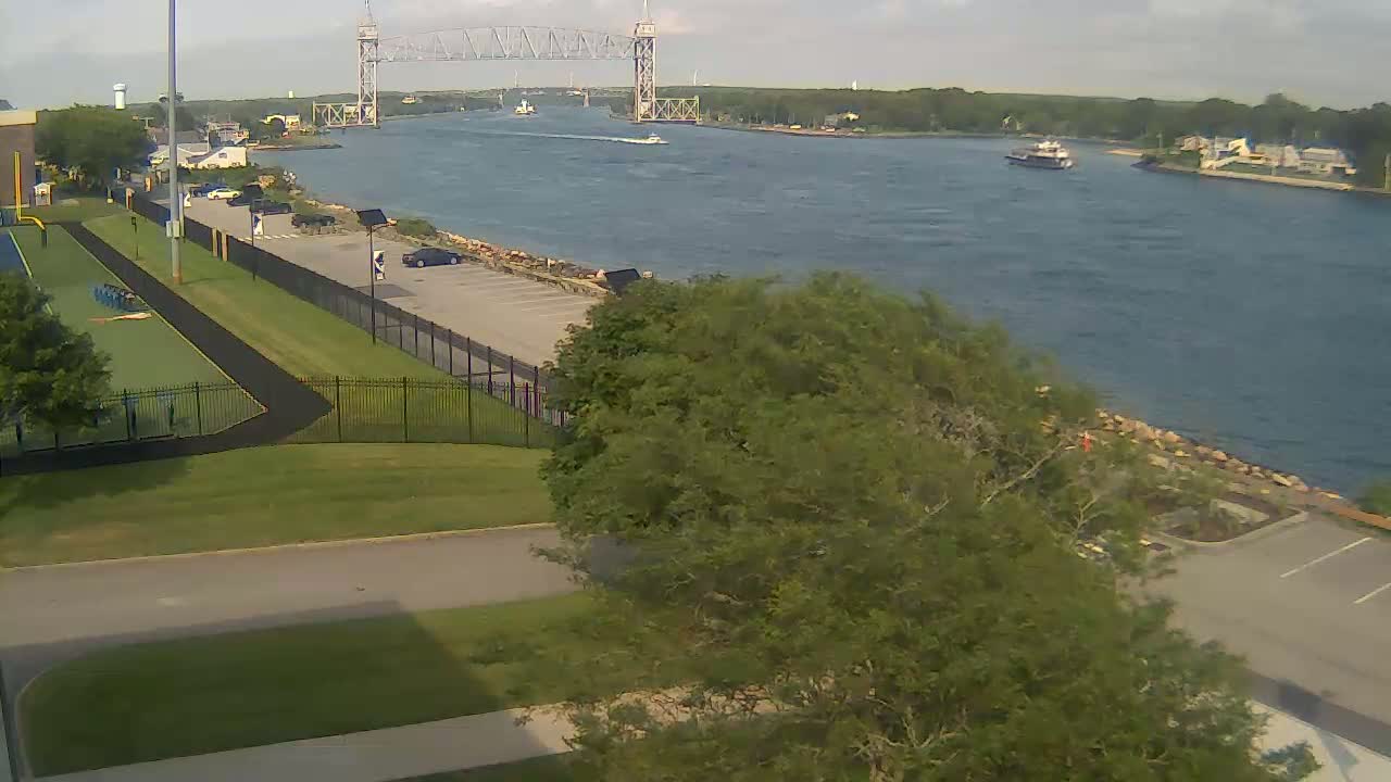 Cape Cod Canal & Railroad Bridge Live Cam - Bourne, Barnstable, Massachusetts, USA