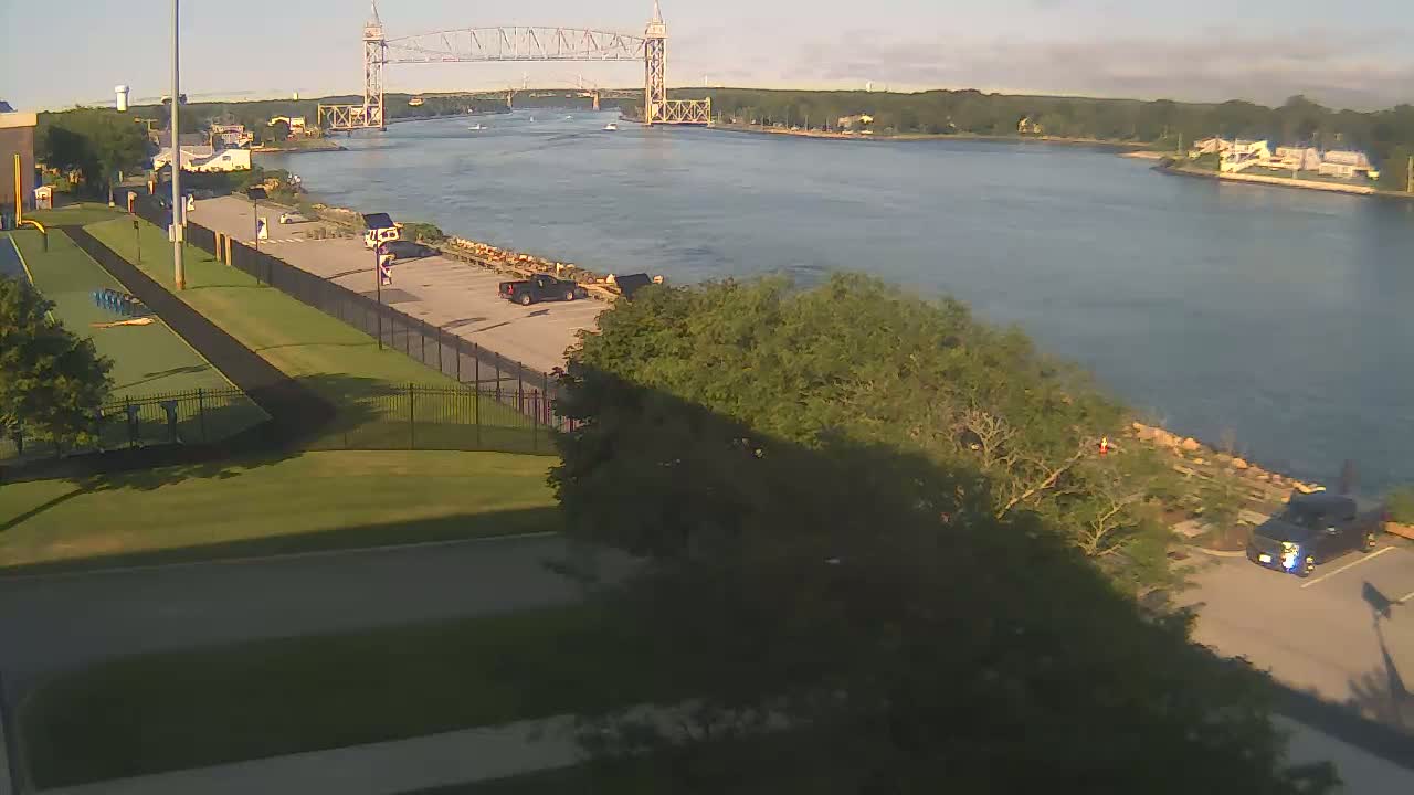Cape Cod Canal & Railroad Bridge Live Cam - Bourne, Barnstable, Massachusetts, USA