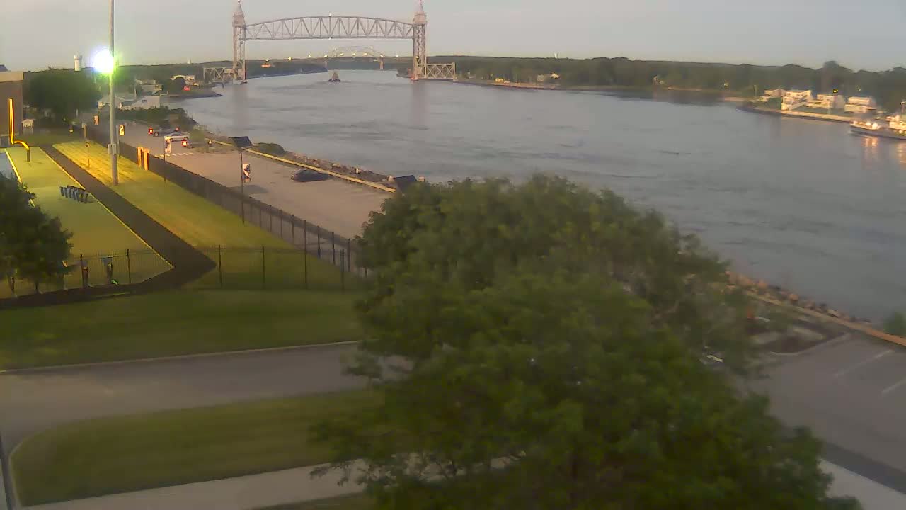 Cape Cod Canal & Railroad Bridge Live Cam - Bourne, Barnstable, Massachusetts, USA