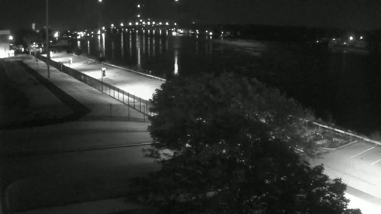Cape Cod Canal & Railroad Bridge Live Cam - Bourne, Barnstable, Massachusetts, USA