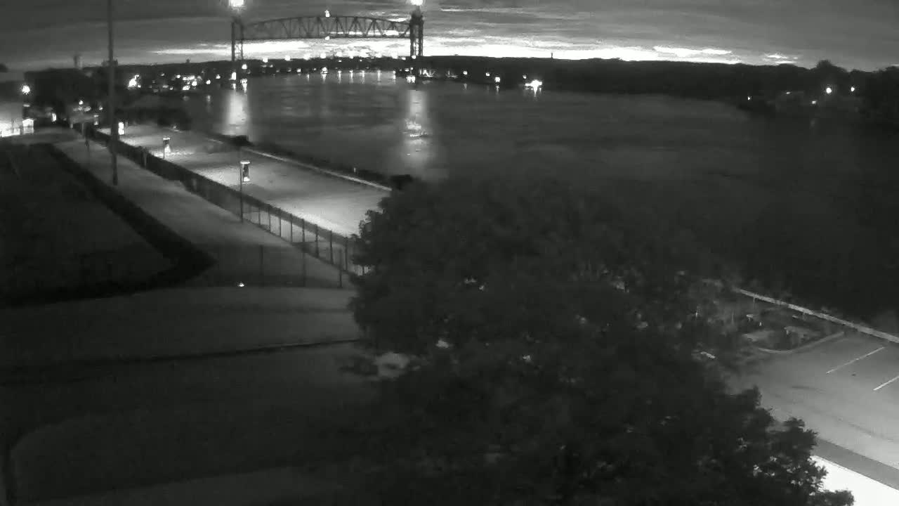 Cape Cod Canal & Railroad Bridge Live Cam - Bourne, Barnstable, Massachusetts, USA