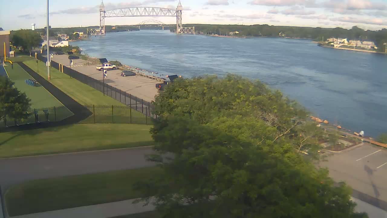 Cape Cod Canal & Railroad Bridge Live Cam - Bourne, Barnstable, Massachusetts, USA
