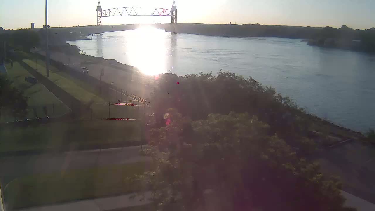 Cape Cod Canal & Railroad Bridge Live Cam - Bourne, Barnstable, Massachusetts, USA