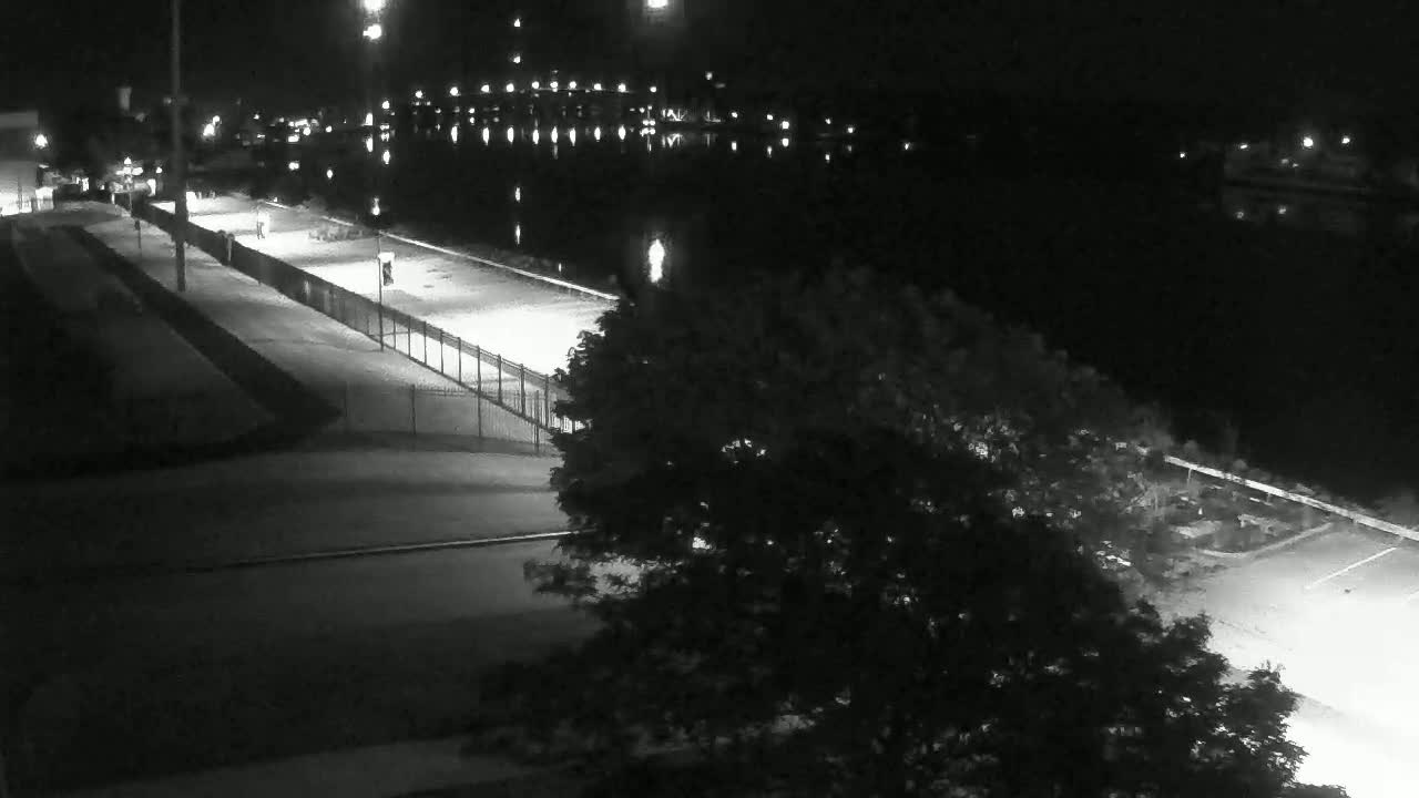 Cape Cod Canal & Railroad Bridge Live Cam - Bourne, Barnstable, Massachusetts, USA
